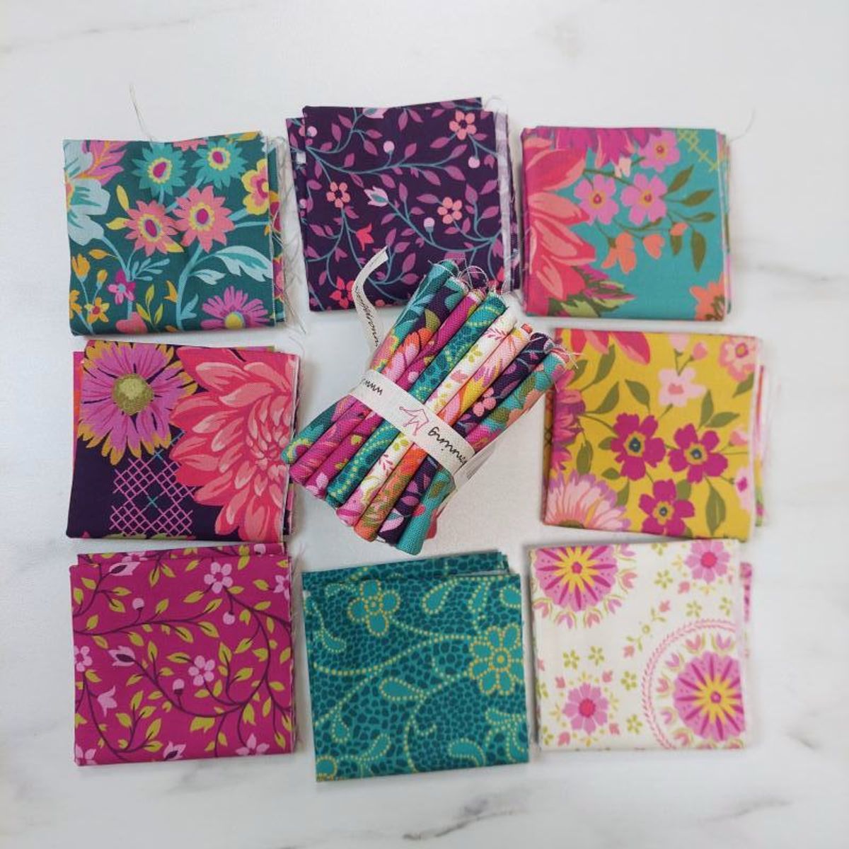 Happy Minis - Parlor