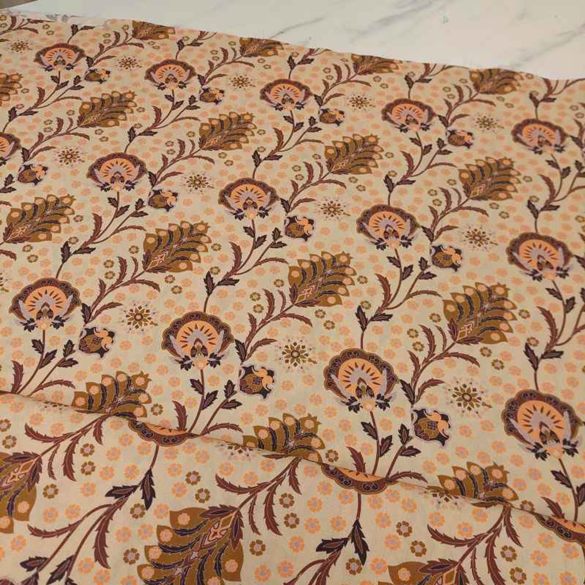 Bomullspoplin - brun-oransje retromønster