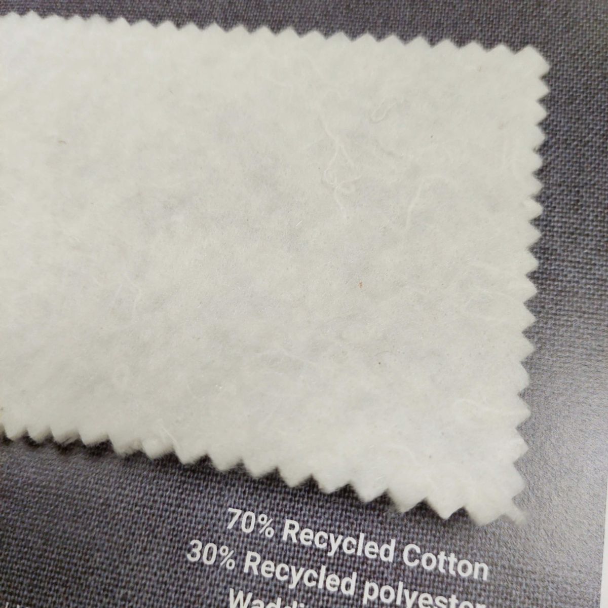 Vatt - resirkulert 70% bomull// 30% PE